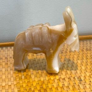 Vintage hand carved Onyx miniature Donkey in excellent condition!
